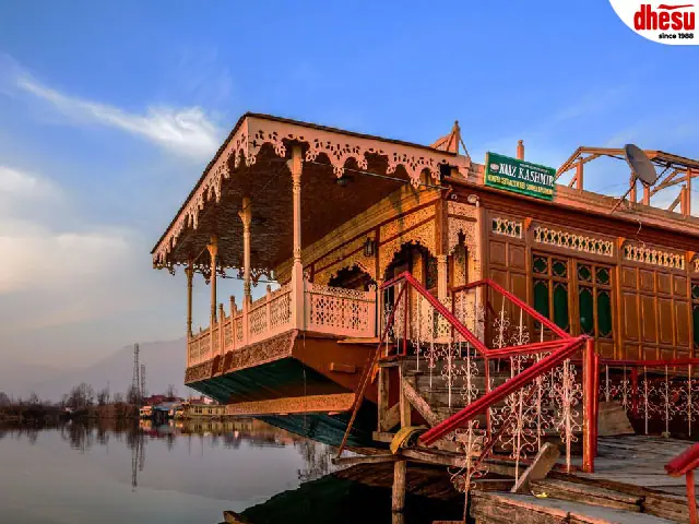 Kashmir Stops People Mid-Sentence